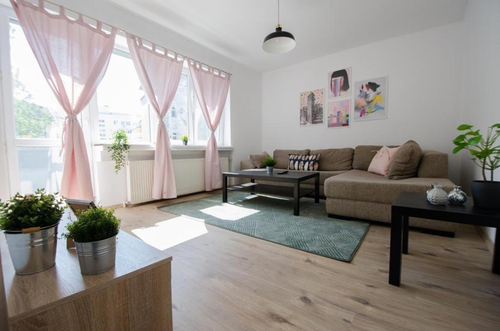 Bright Apartment Near Cismigiu And Old Town ブカレスト エクステリア 写真